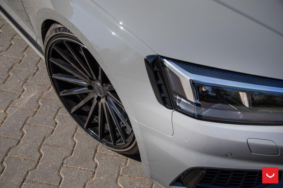 Детали экстерьера Audi RS5 Coupe on Vossen Wheels (VFS-2) 2019 года  (фото 15 из 33)